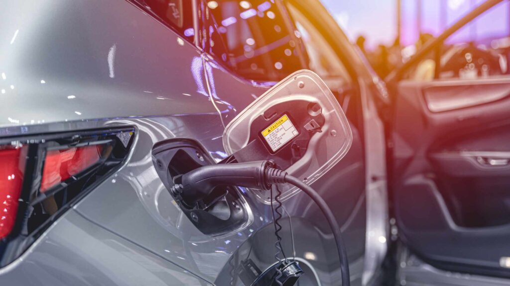 Eco-Friendly Innovations: Advancements in Electric and Hybrid Vehicles