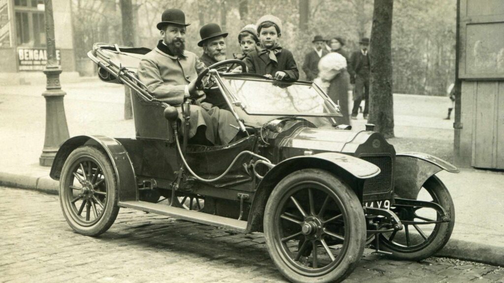 Exploring Automotive History: Milestones and Turning Points